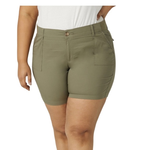 Lee Pants - Lee Women's Plus Size7" Midrise Utility Short